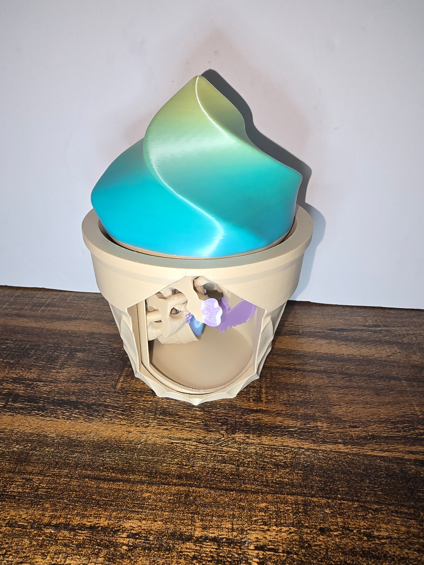 Standard ice cream dragon and house